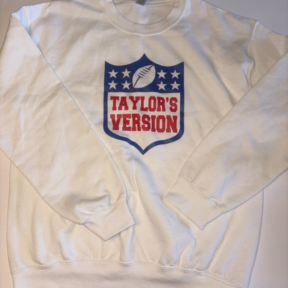 Taylor's Version NFL Logo Crew Neck Sweatshirt Gildan size Medium Taylor Swift